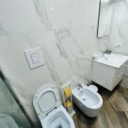 Donn'anna Center Luxury